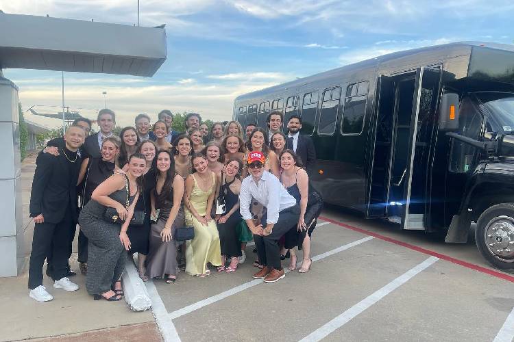 Impress Your Friends With Our Prom Buses